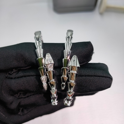 Serpenti Viper однокольцовый золотой браслет 18 кт с бриллиантами на голове и хвосте